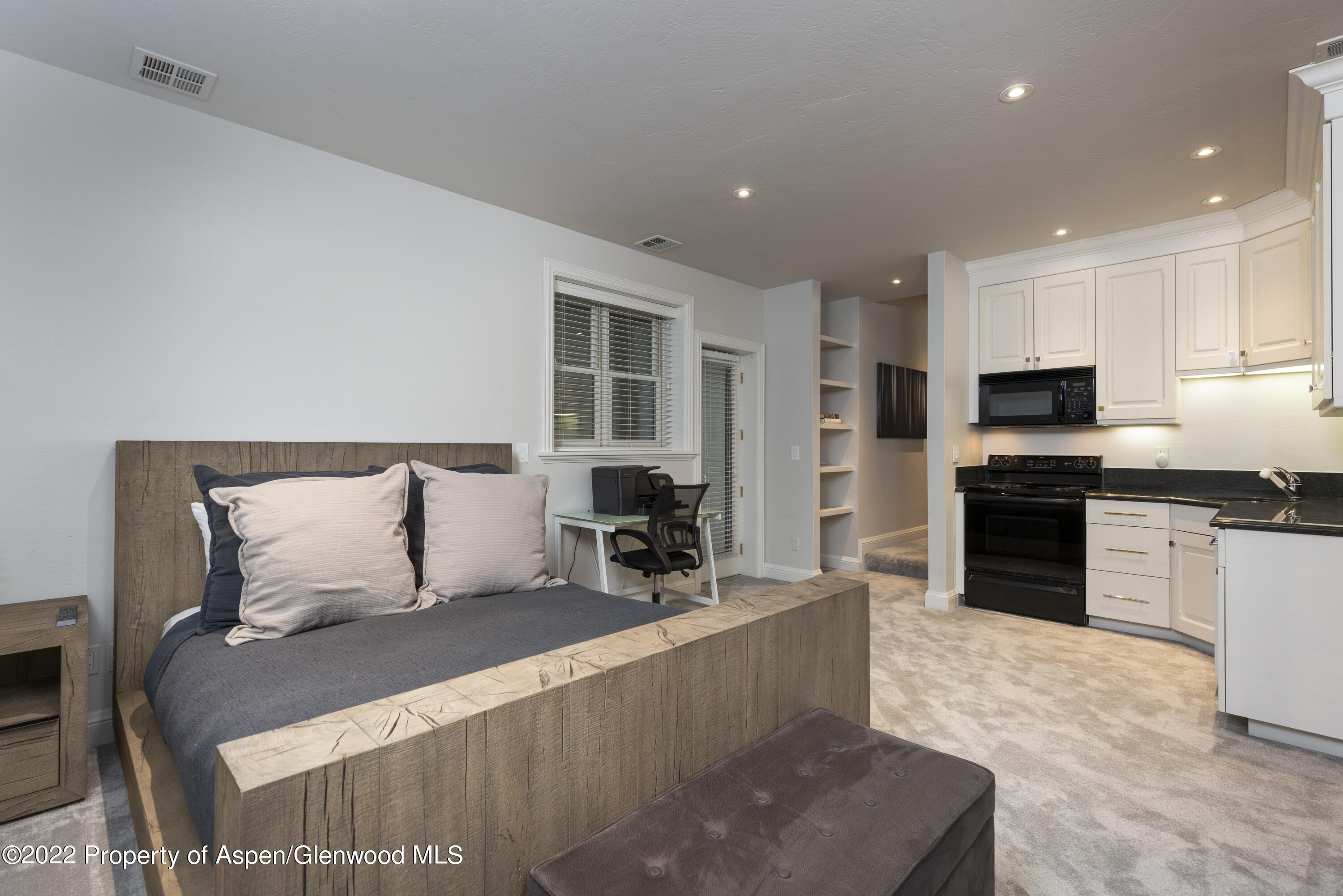 922 E Cooper Avenue Property Photo 8