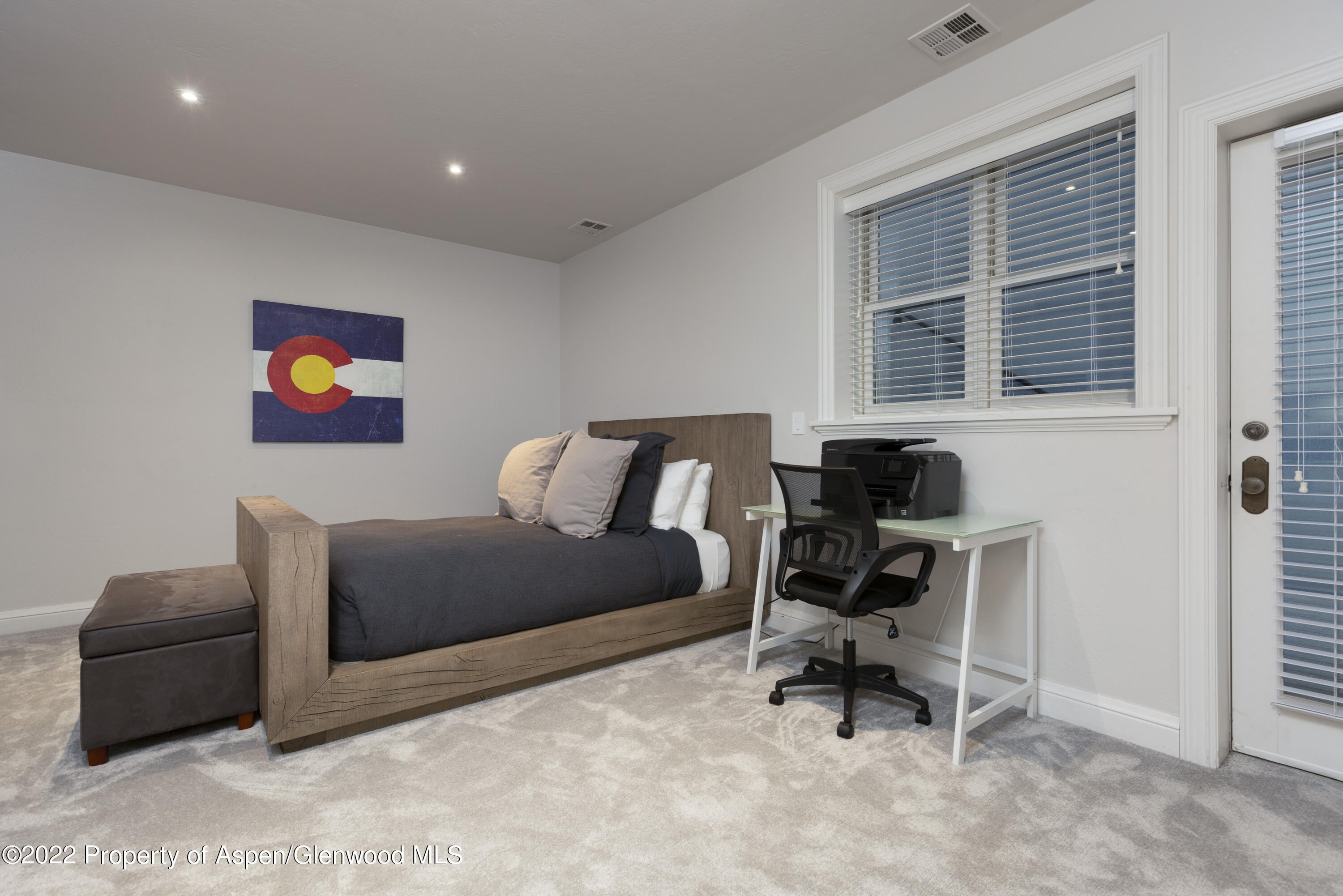 922 E Cooper Avenue Property Photo 9