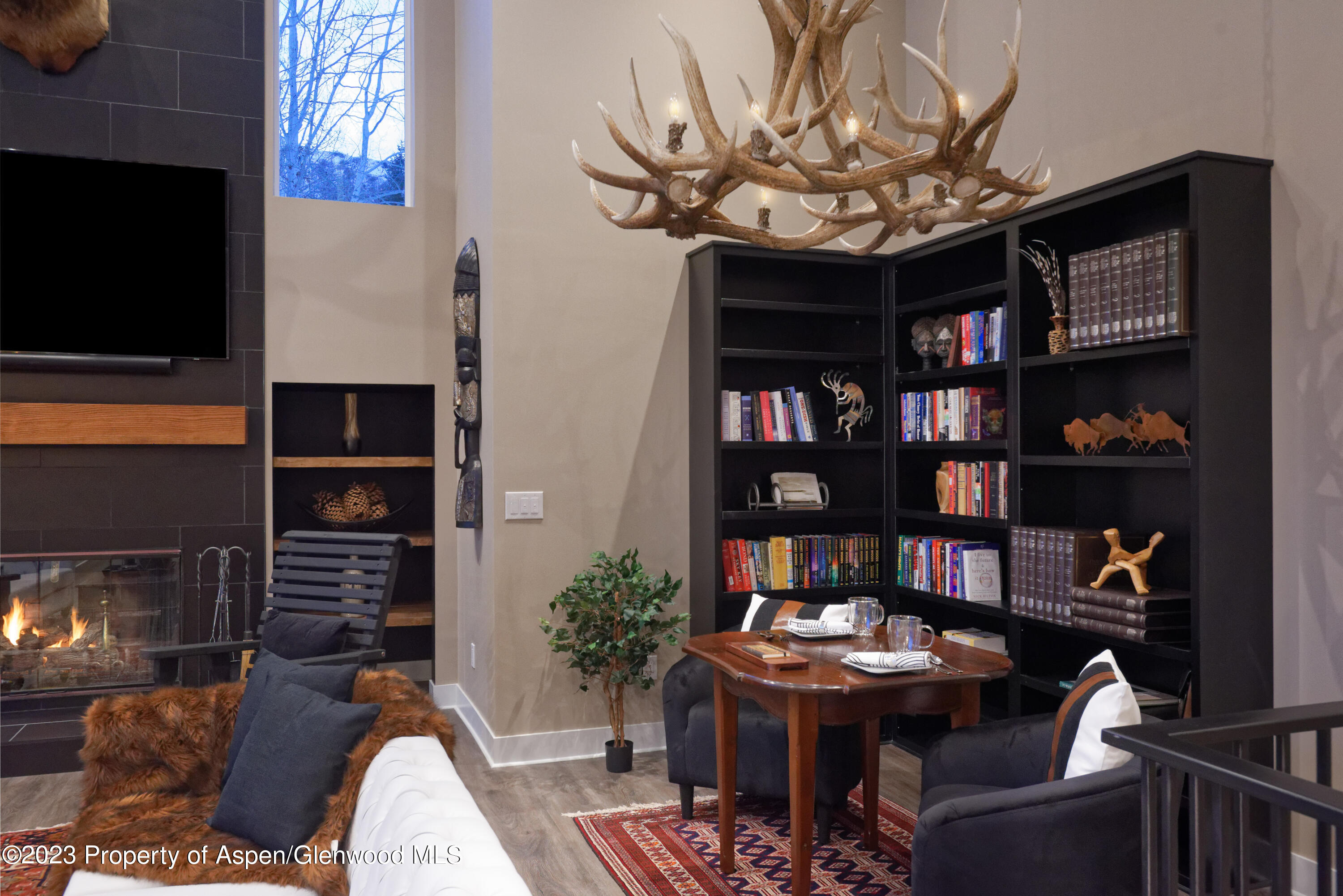 888 Horse Ranch Drive Property Photo 4