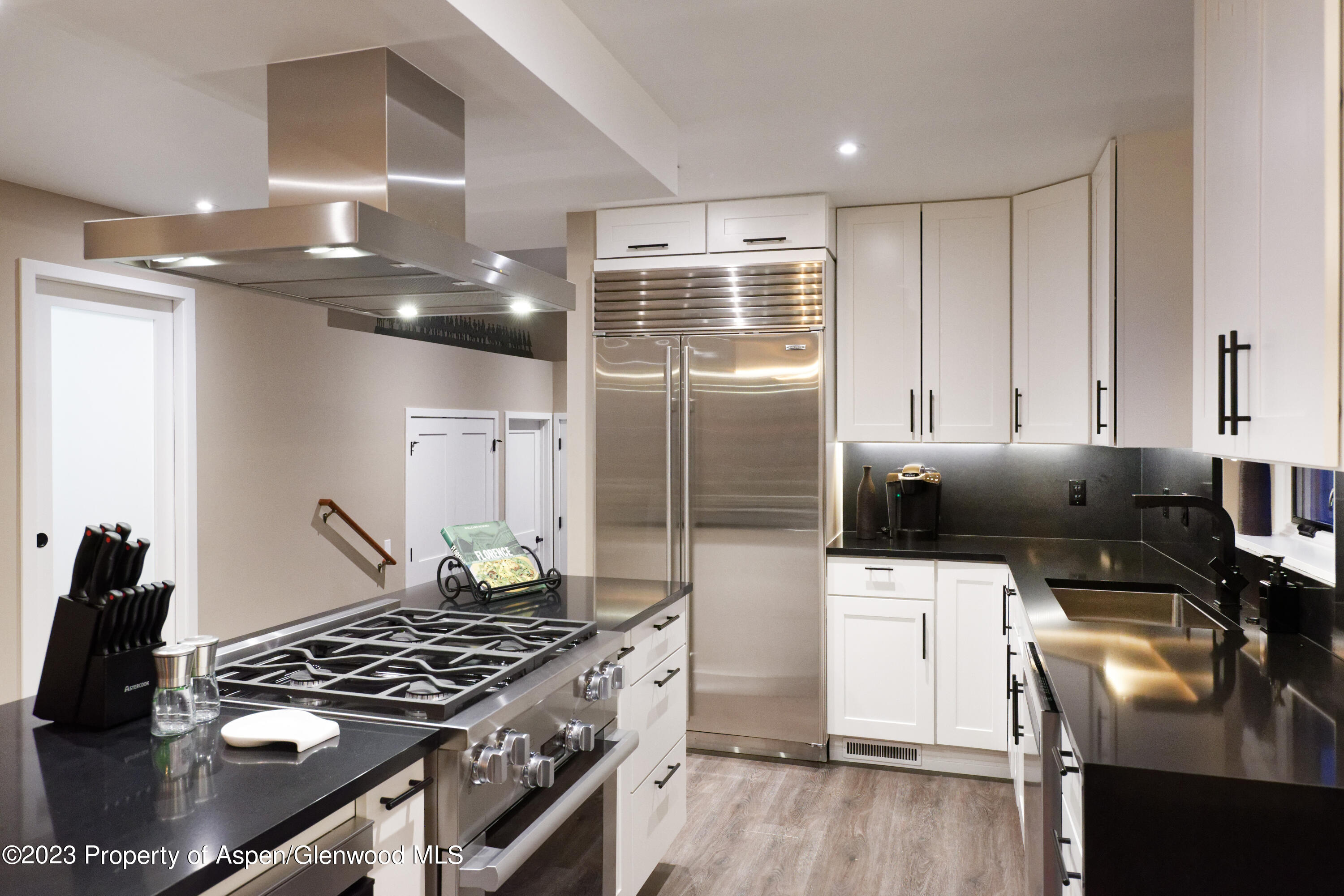 888 Horse Ranch Drive Property Photo 7