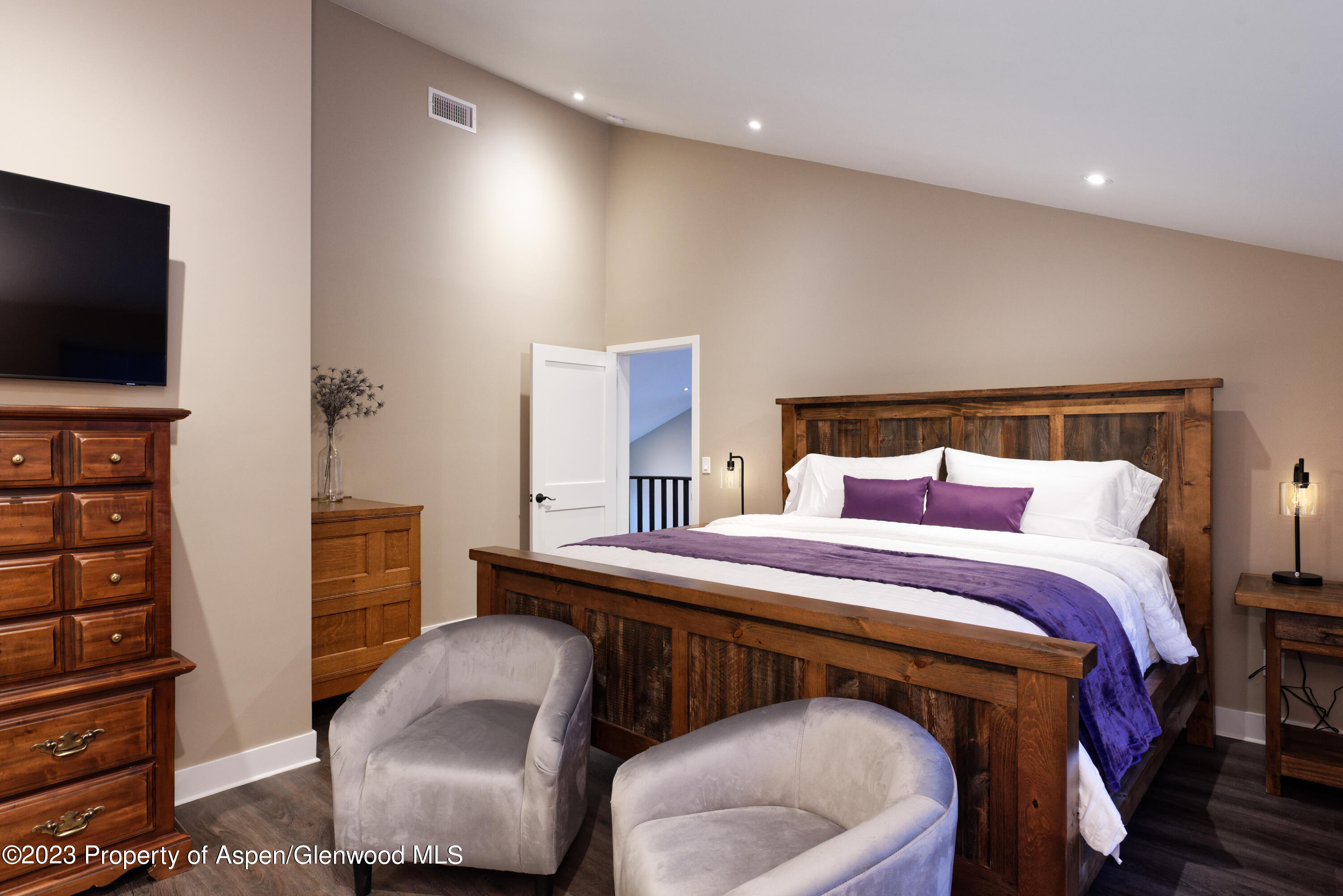 888 Horse Ranch Drive Property Photo 18