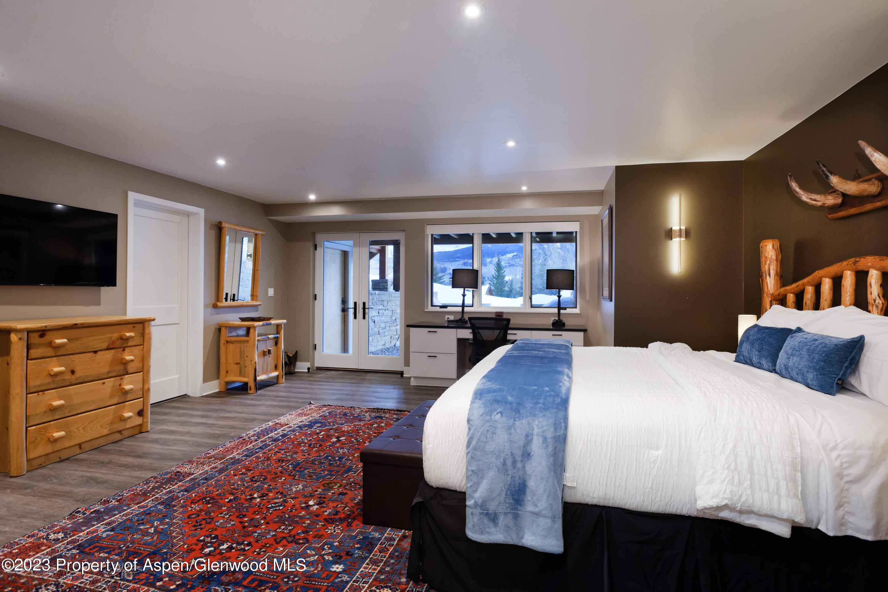 888 Horse Ranch Drive Property Photo 22