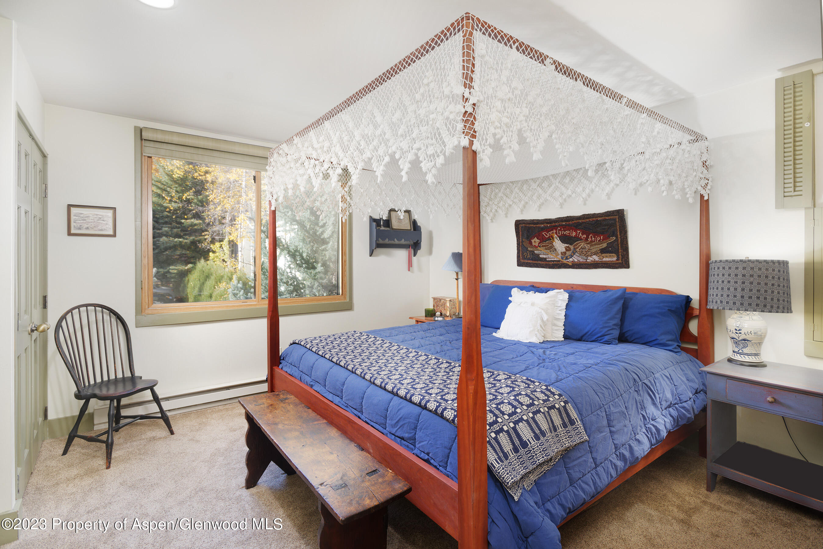 1024 E Hopkins Avenue, 12 Property Photo 6