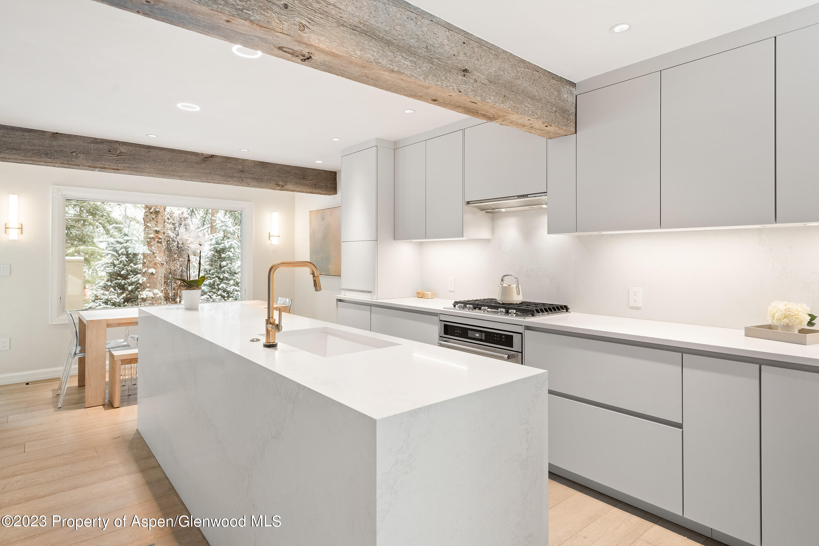 814 W Bleeker Street, C4 Property Photo 10