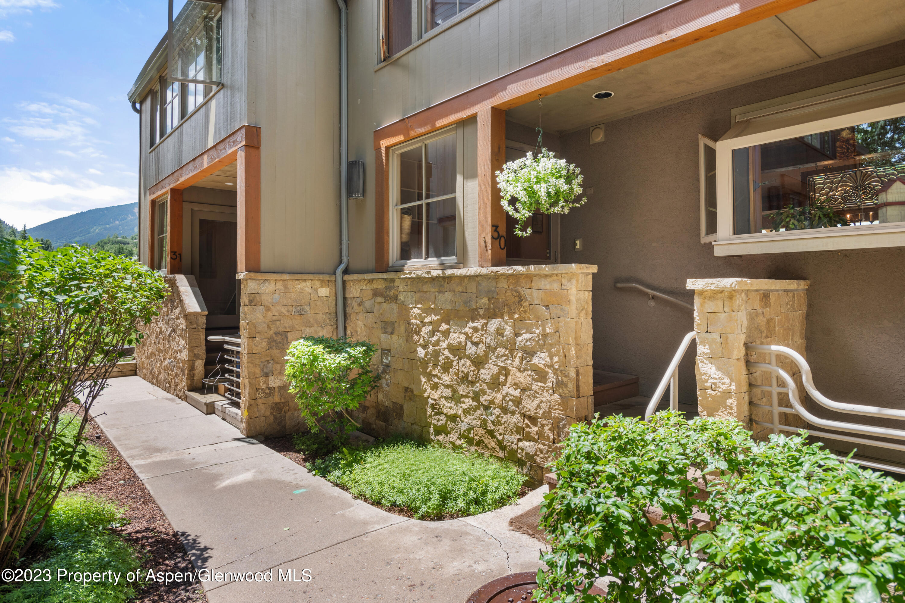 100 N 8th Street, 30 Property Photo 1