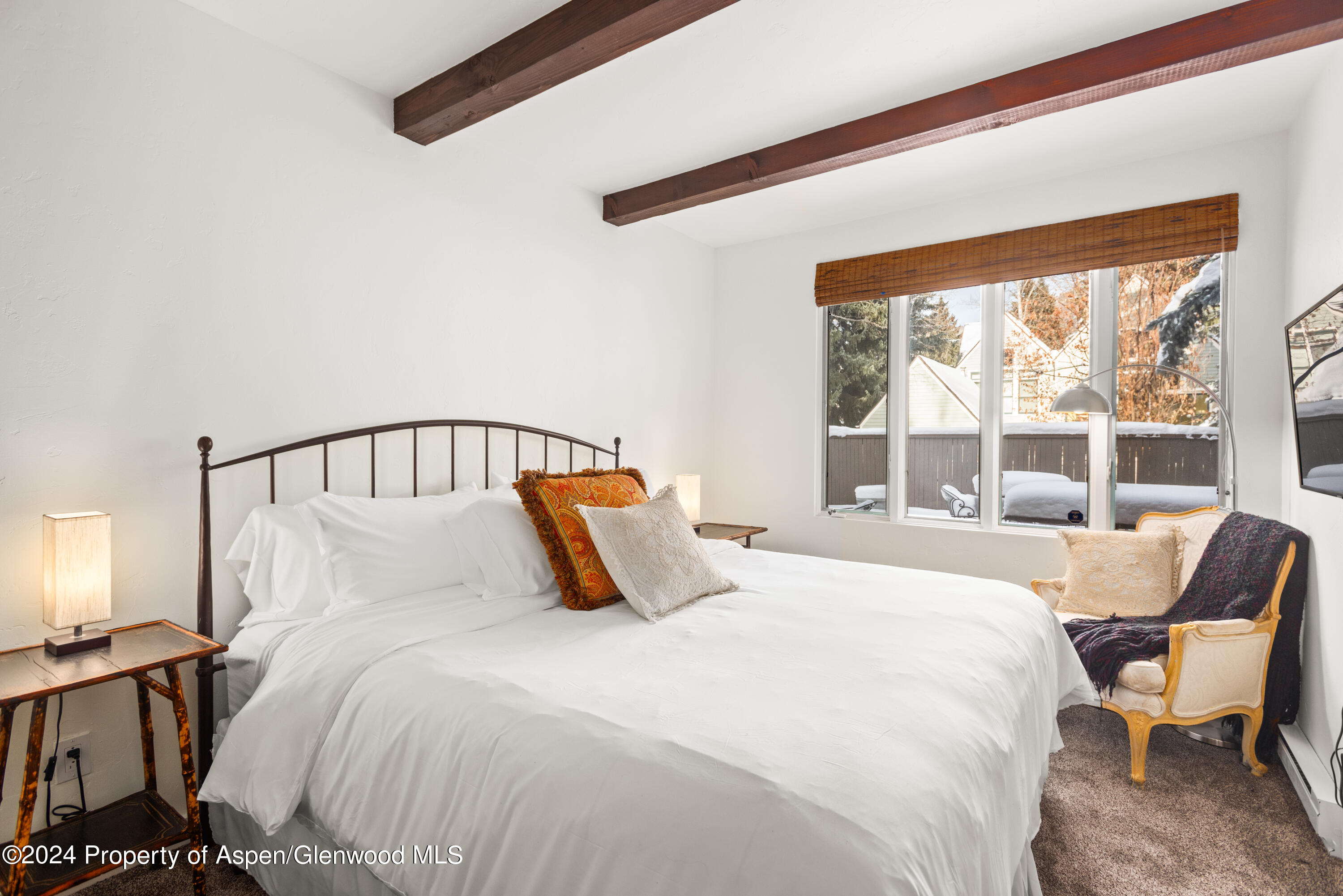 540 W Smuggler Street, B Property Photo 5