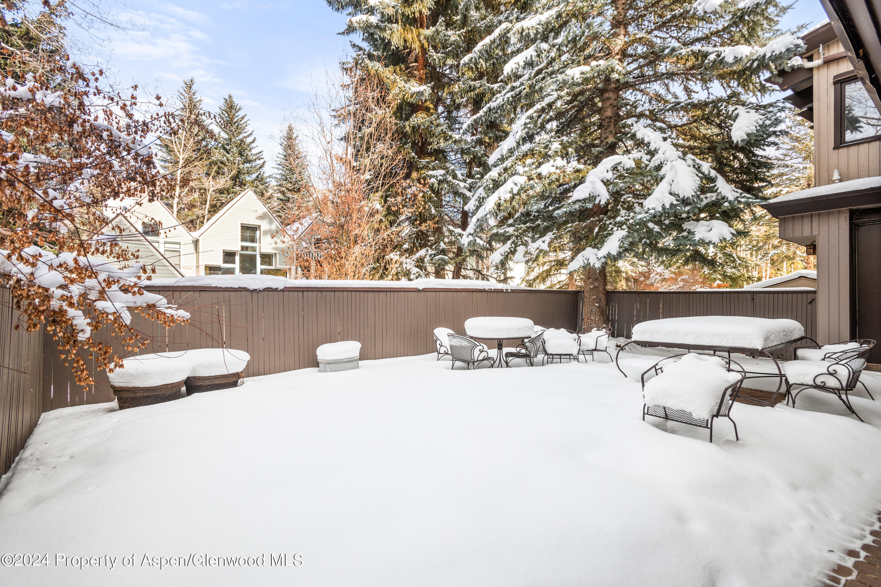 540 W Smuggler Street, B Property Photo 8
