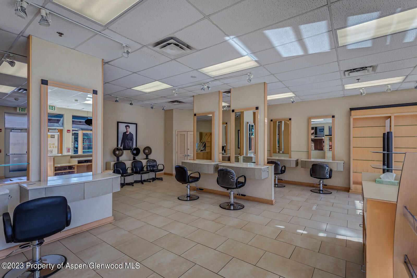 35 Market Street, 10-e Property Photo 2