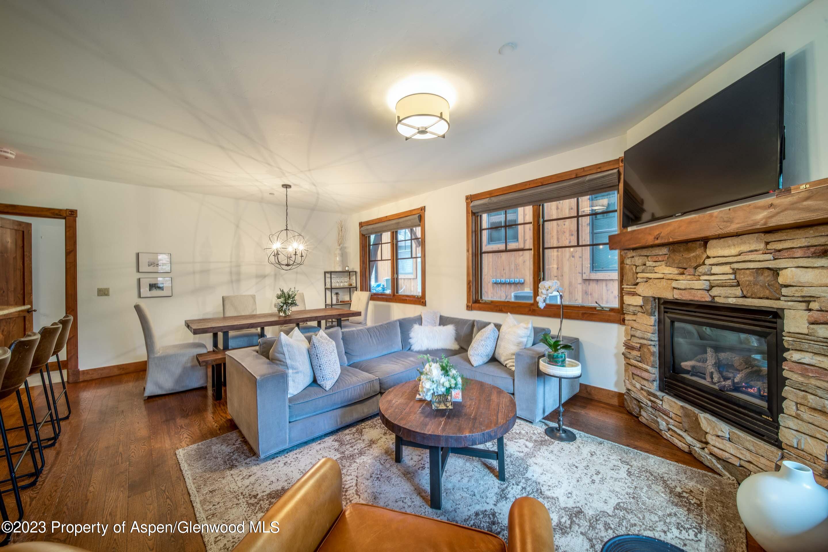 503 W Main Street, B101 Property Photo 3