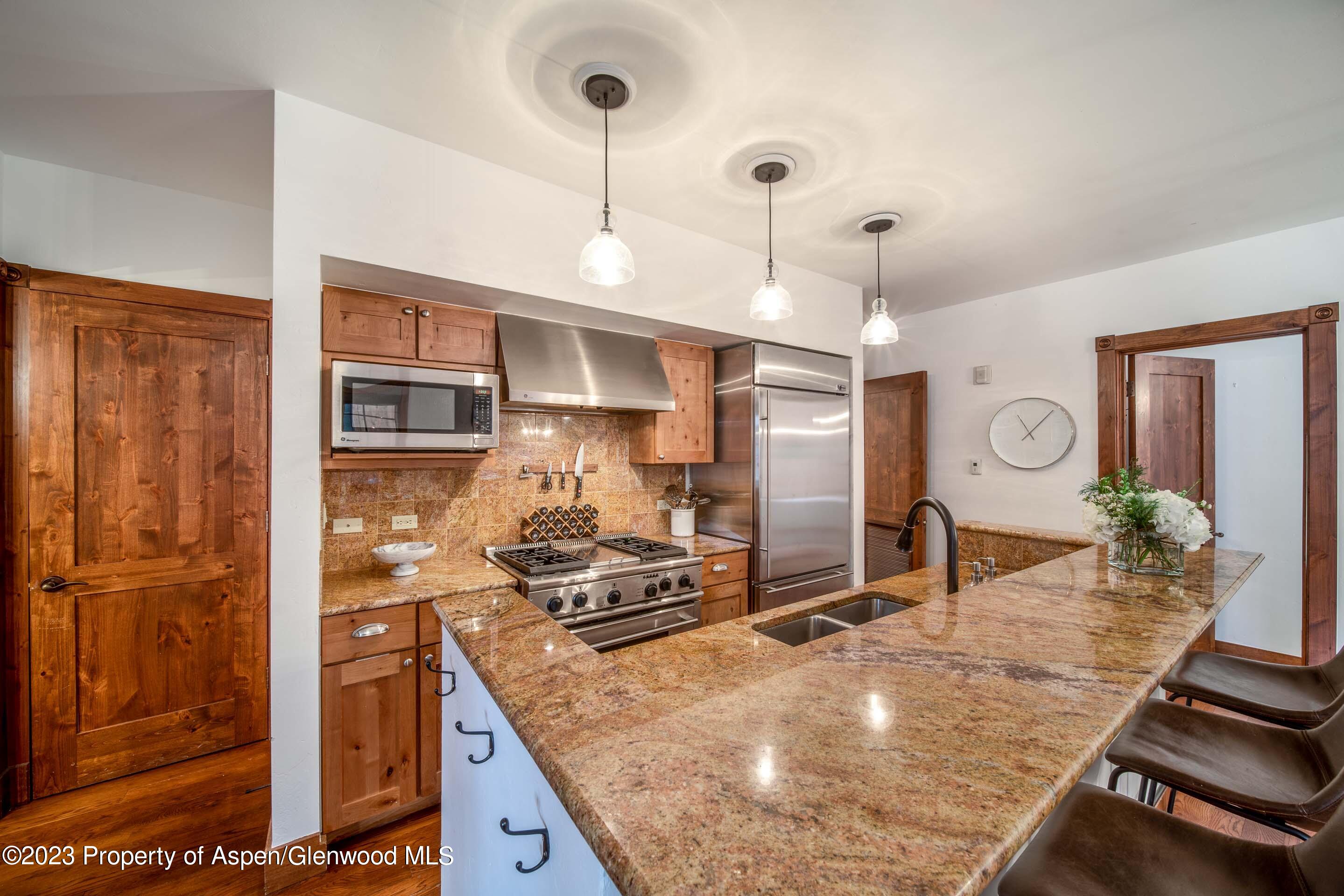 503 W Main Street, B101 Property Photo 5