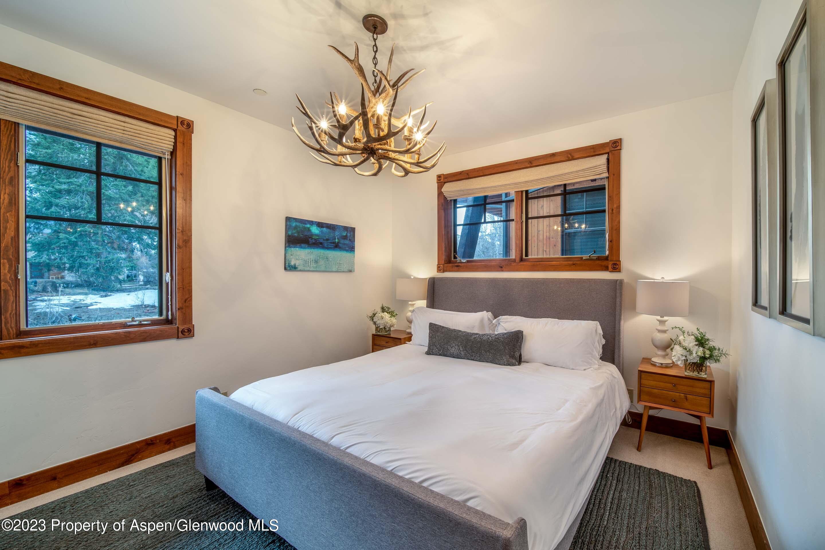 503 W Main Street, B101 Property Photo 7