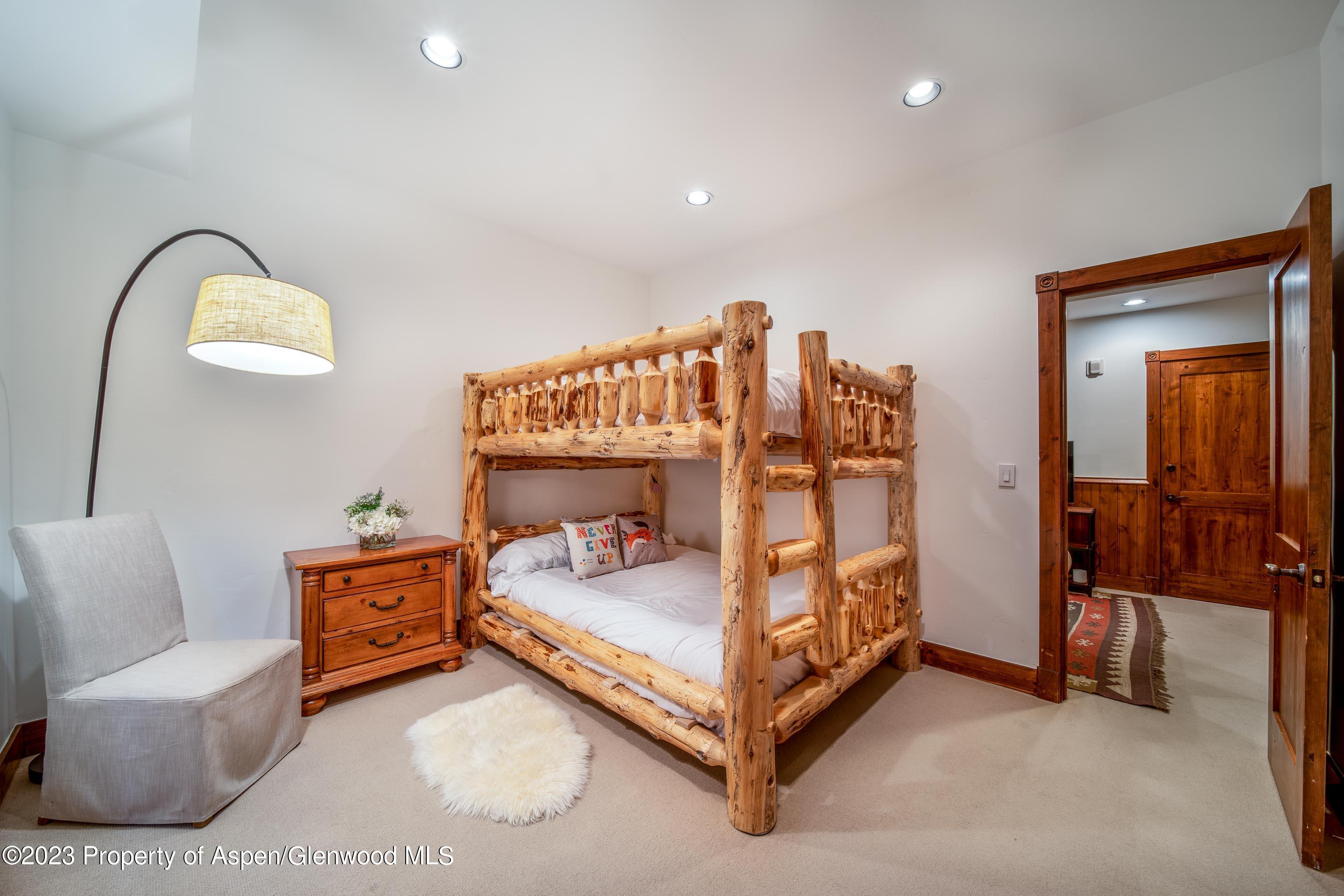 503 W Main Street, B101 Property Photo 14