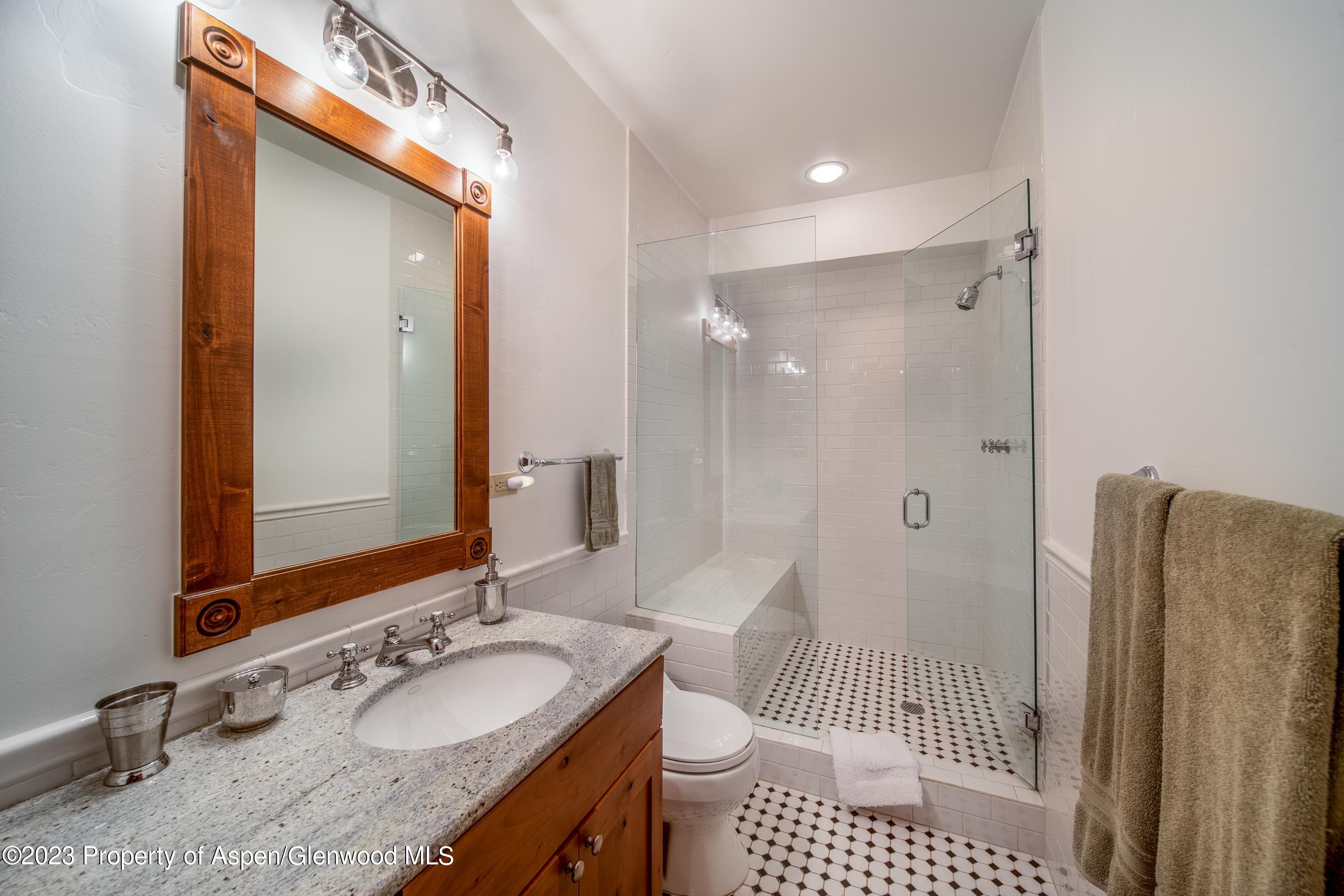 503 W Main Street, B101 Property Photo 16