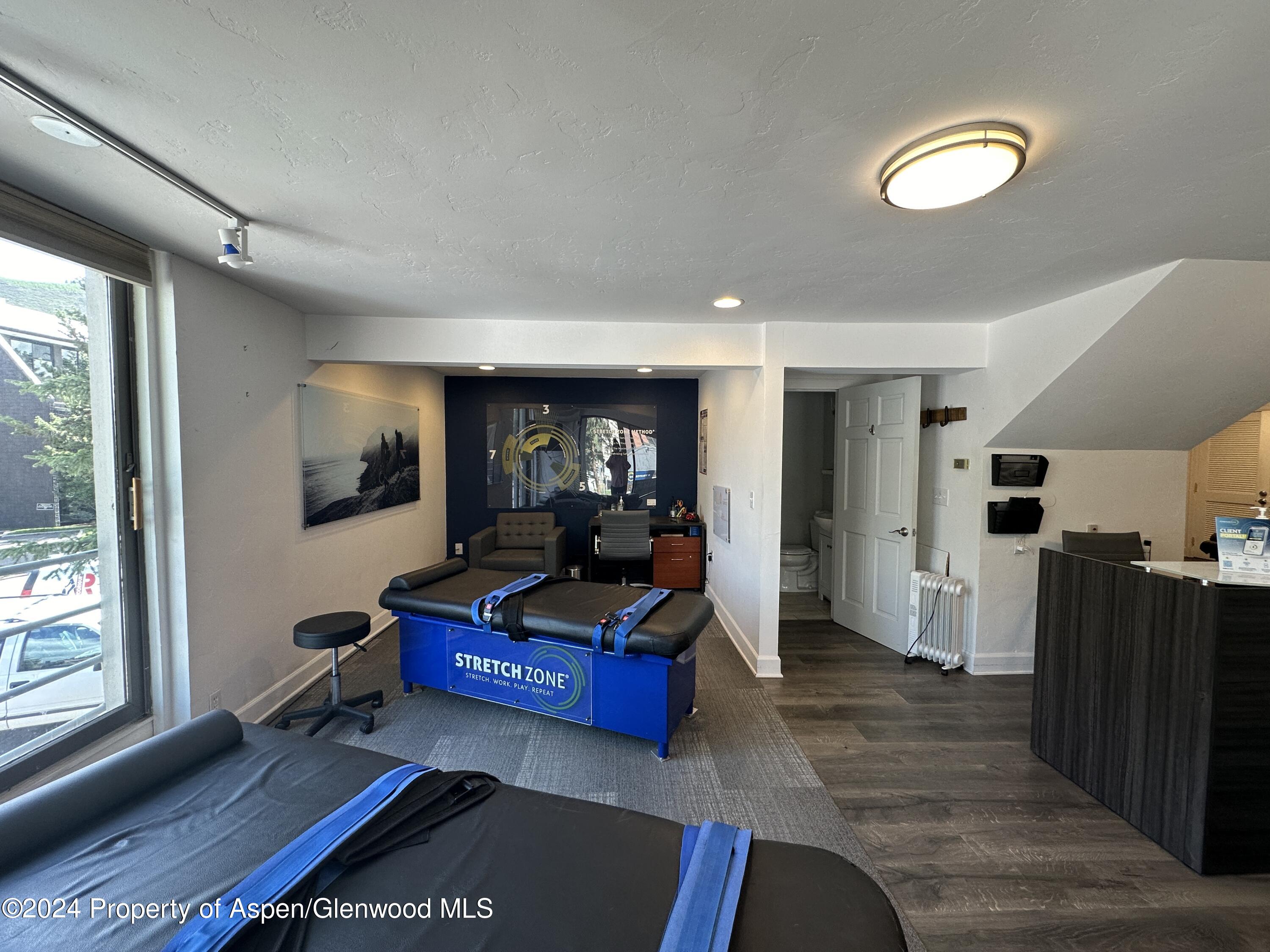 601 E Hopkins Avenue, 2-b1 Property Photo 4