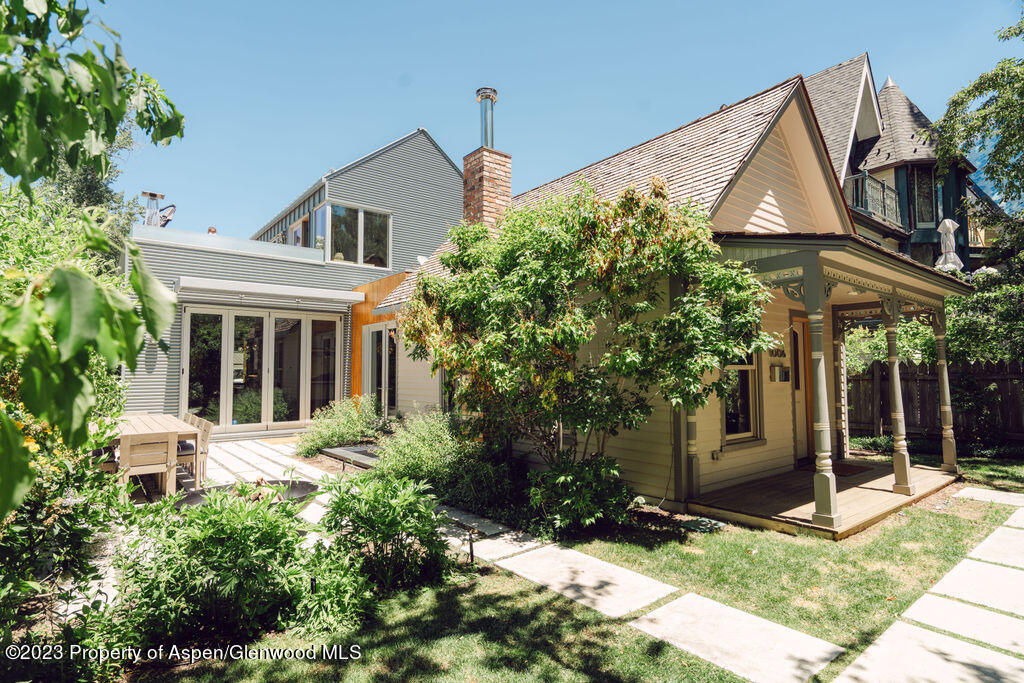 1006 E Cooper Avenue Property Photo 2