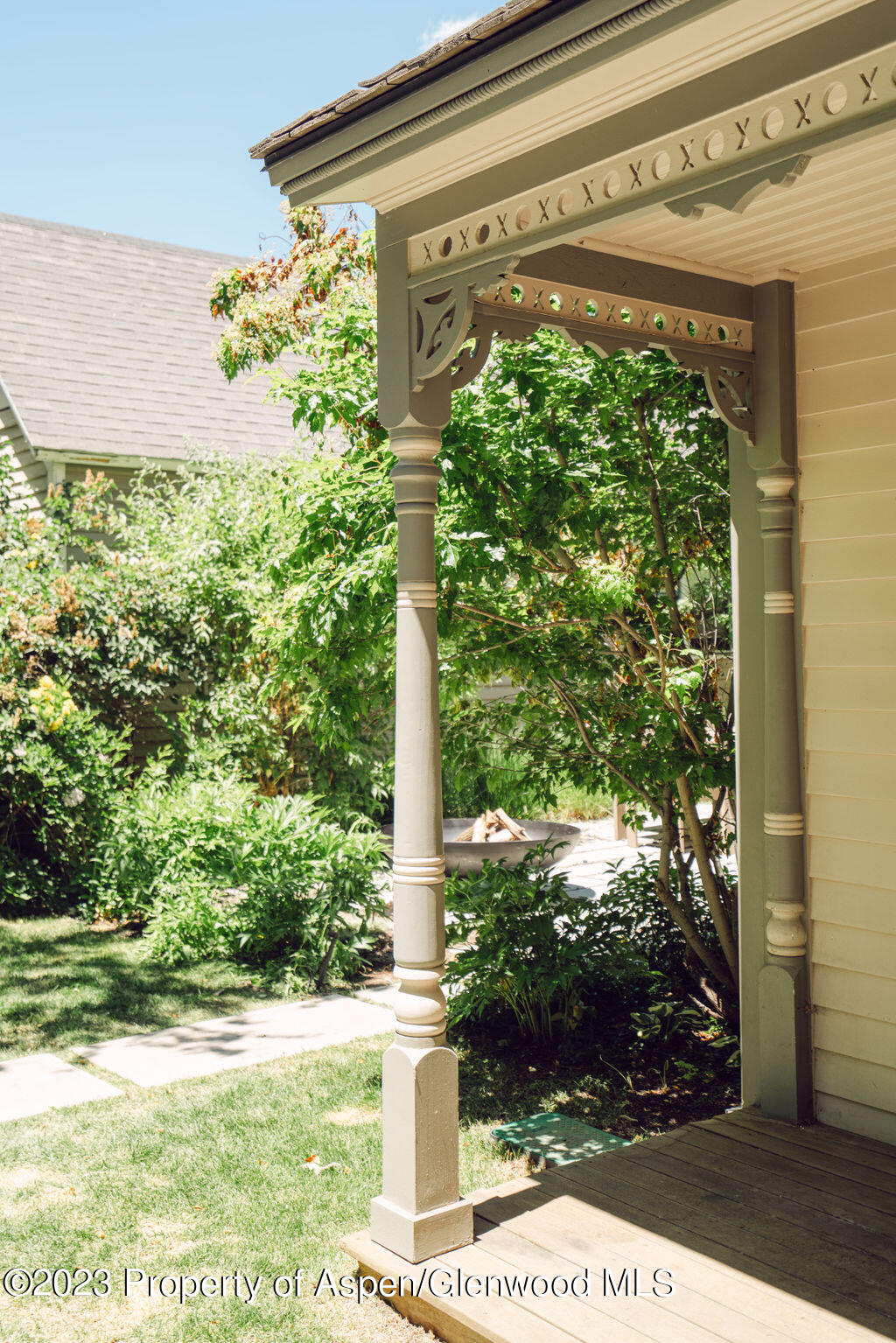 1006 E Cooper Avenue Property Photo 5