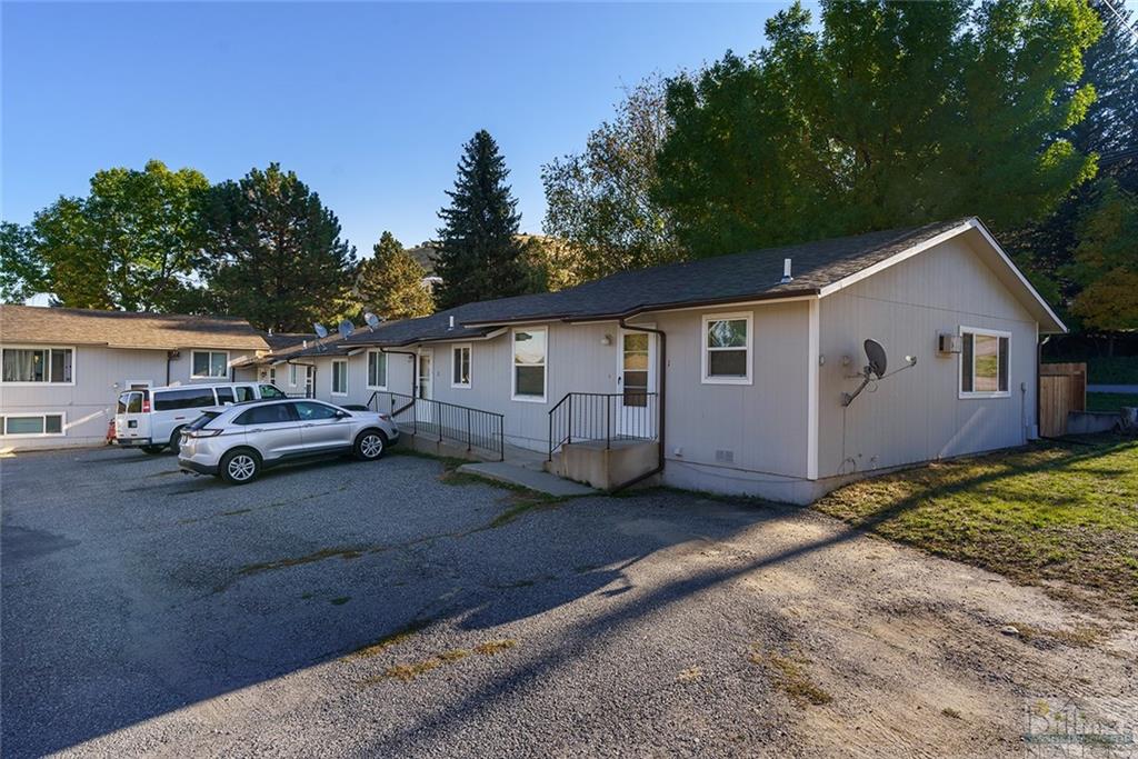 117 E Church St Property Photo