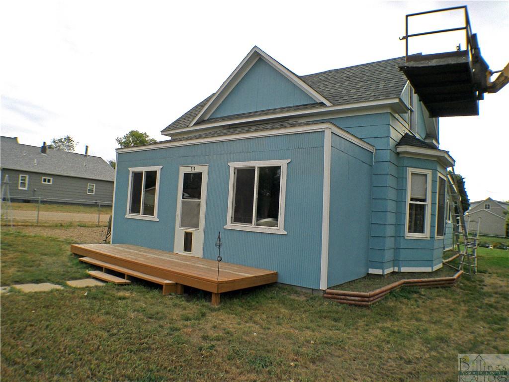 210 1st Street Property Photo