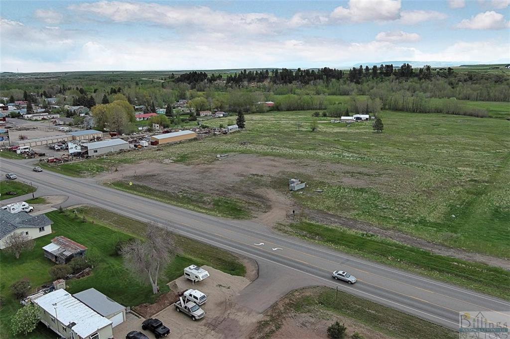 302 S Railway Property Photo 3
