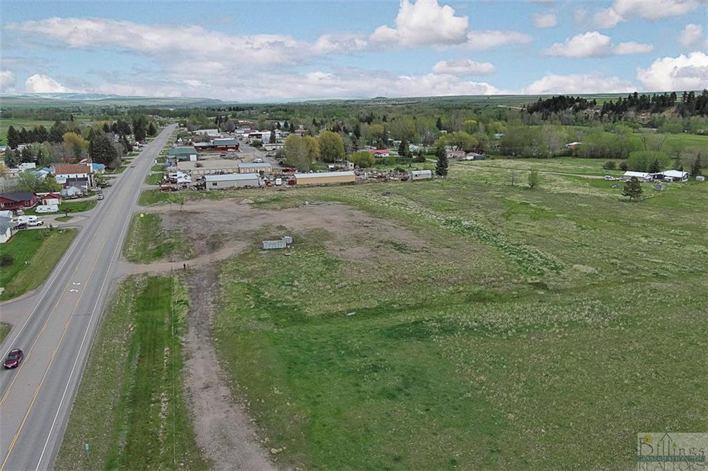302 S Railway Property Photo 4