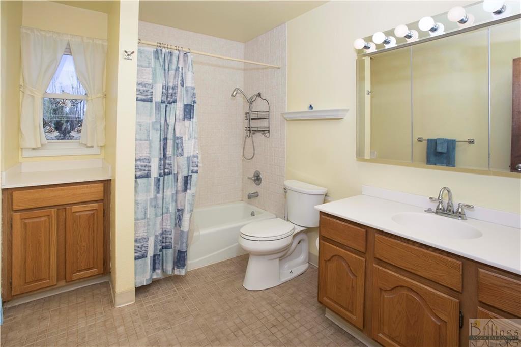903 Agate Court Property Photo 12
