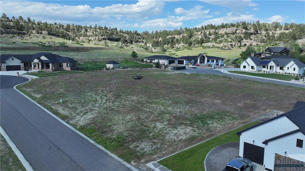 4216 Arrowwood Drive Property Photo 8