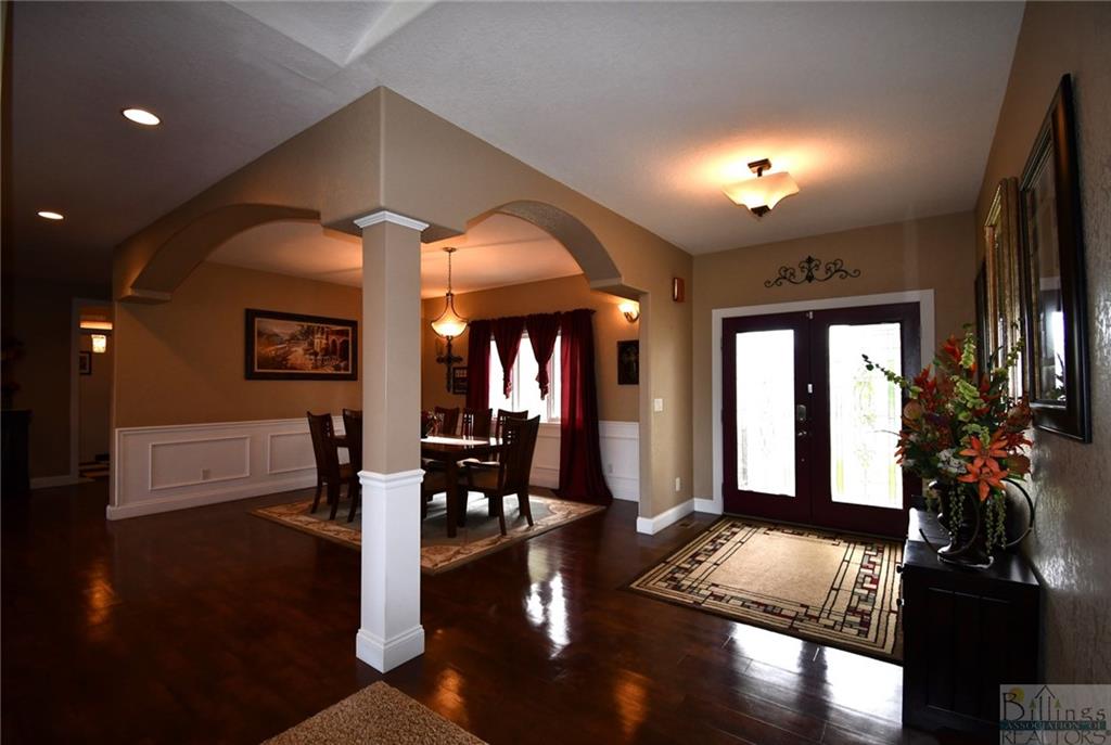 406 Country Club Road Property Photo 4