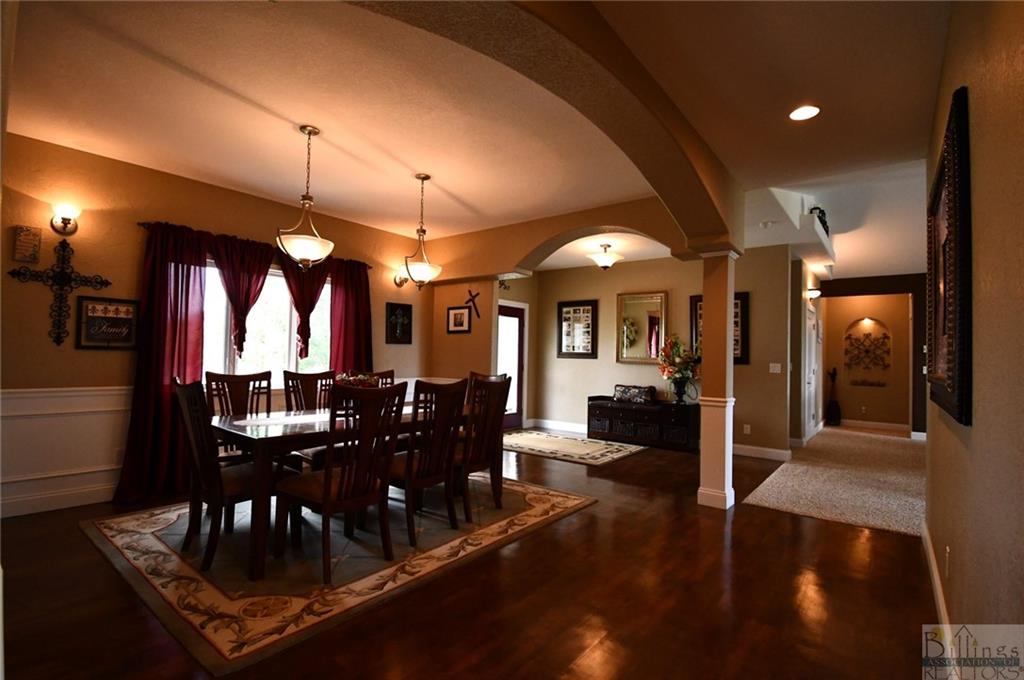 406 Country Club Road Property Photo 5