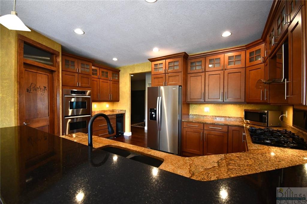 406 Country Club Road Property Photo 7