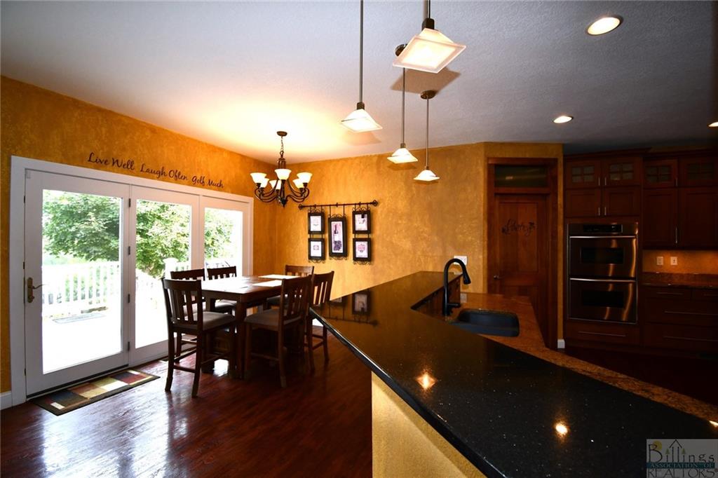 406 Country Club Road Property Photo 8
