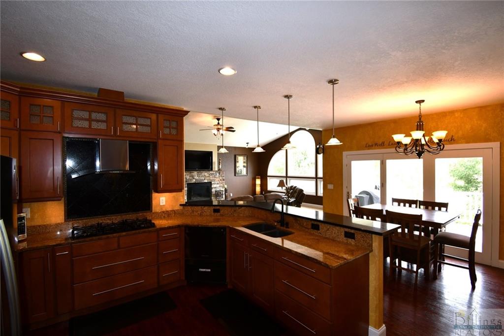 406 Country Club Road Property Photo 10