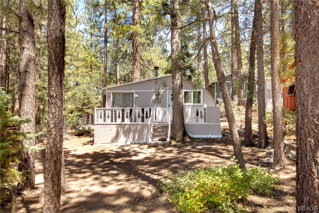 745 Eureka Drive Property Photo 1