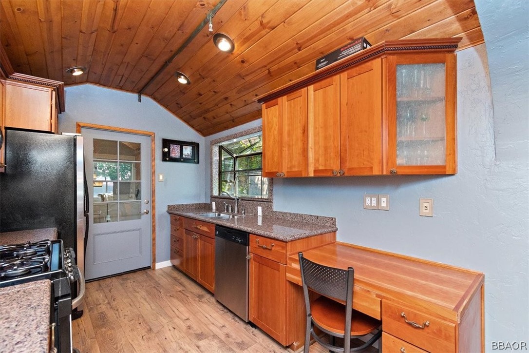 39226 North Shore Drive Property Photo 36