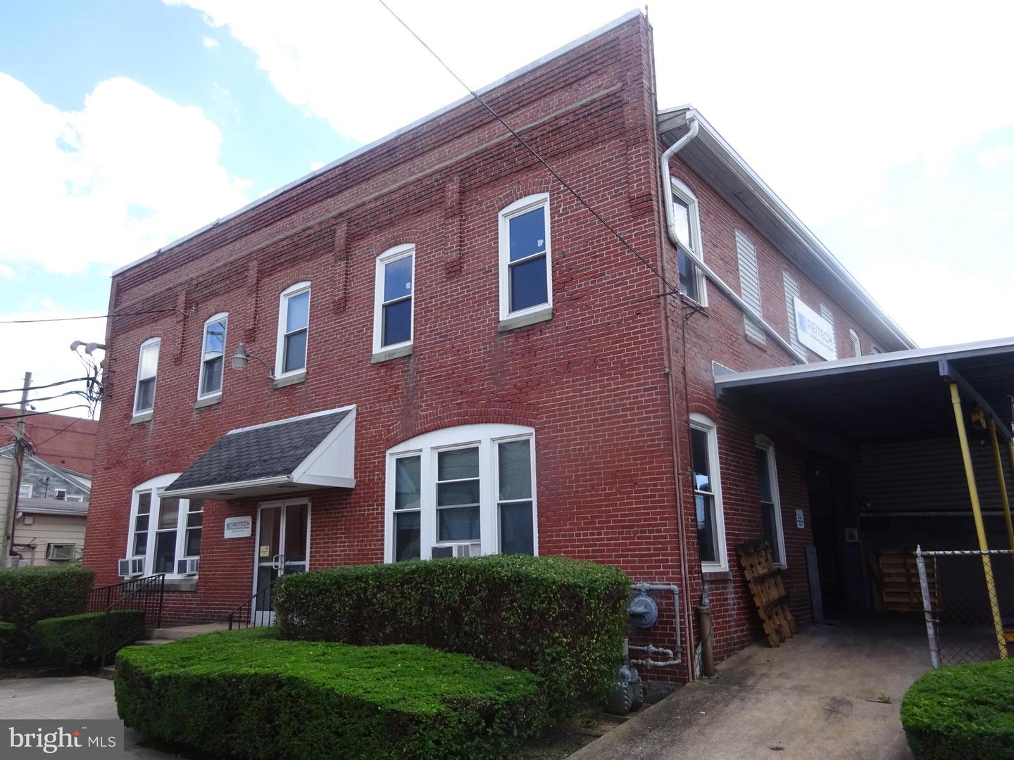 3146 Marion St Property Photo 54