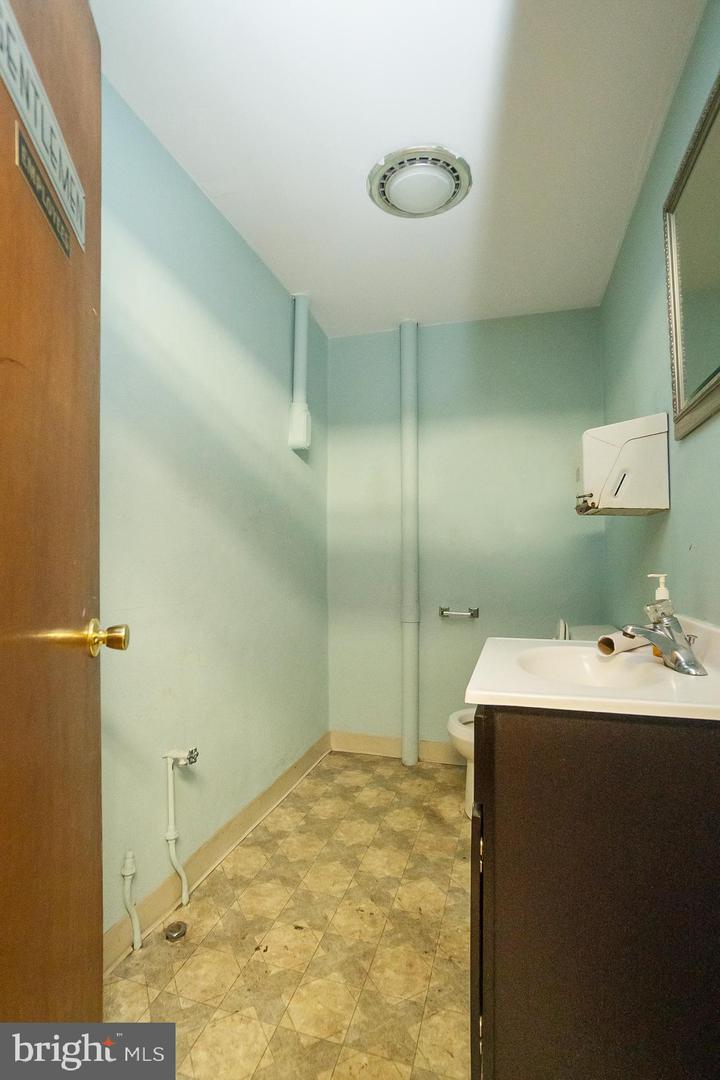 266 Delaware Ave Property Photo 16