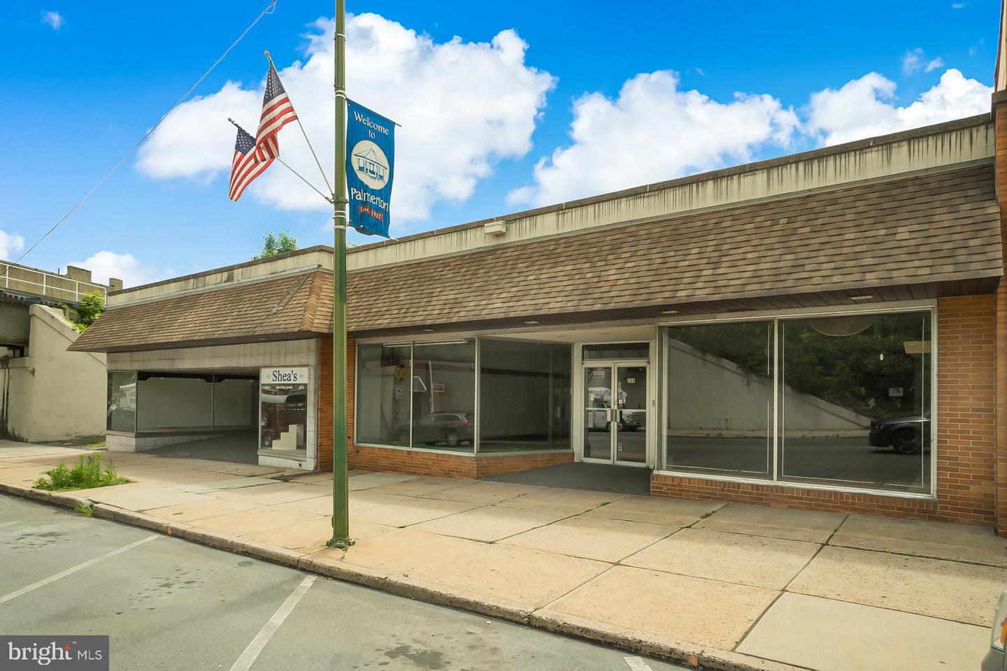 270 Delaware Ave Property Photo 2