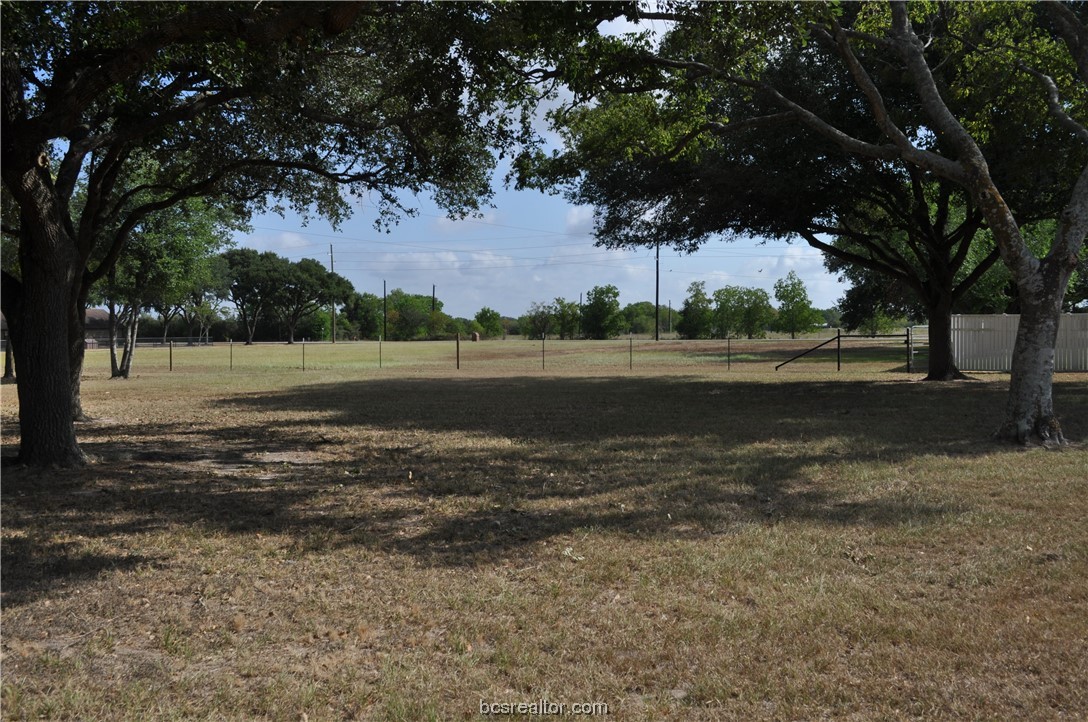 1713 Woody Lane Property Photo 12