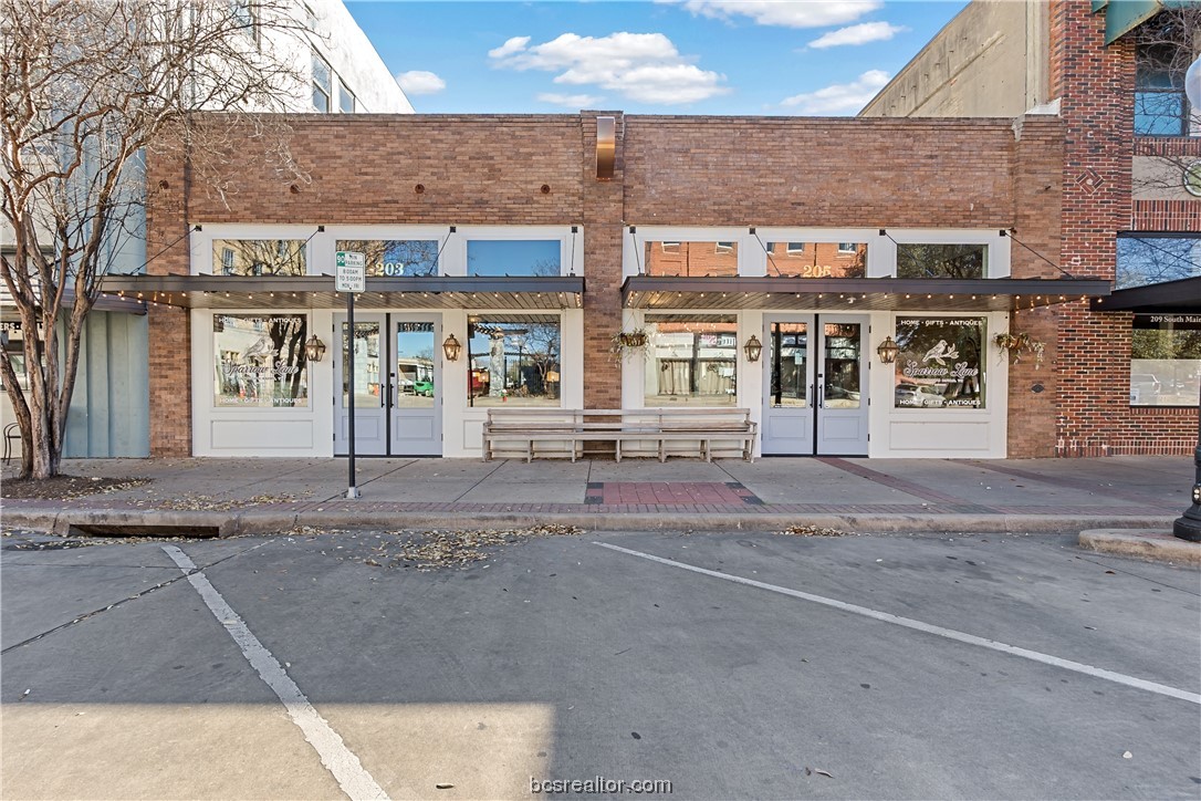 205 South Main Street Property Photo 1