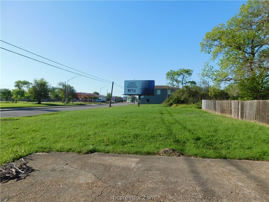 904 & 908 North Texas Property Photo 3