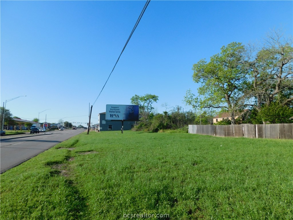 904 & 908 North Texas Property Photo 5