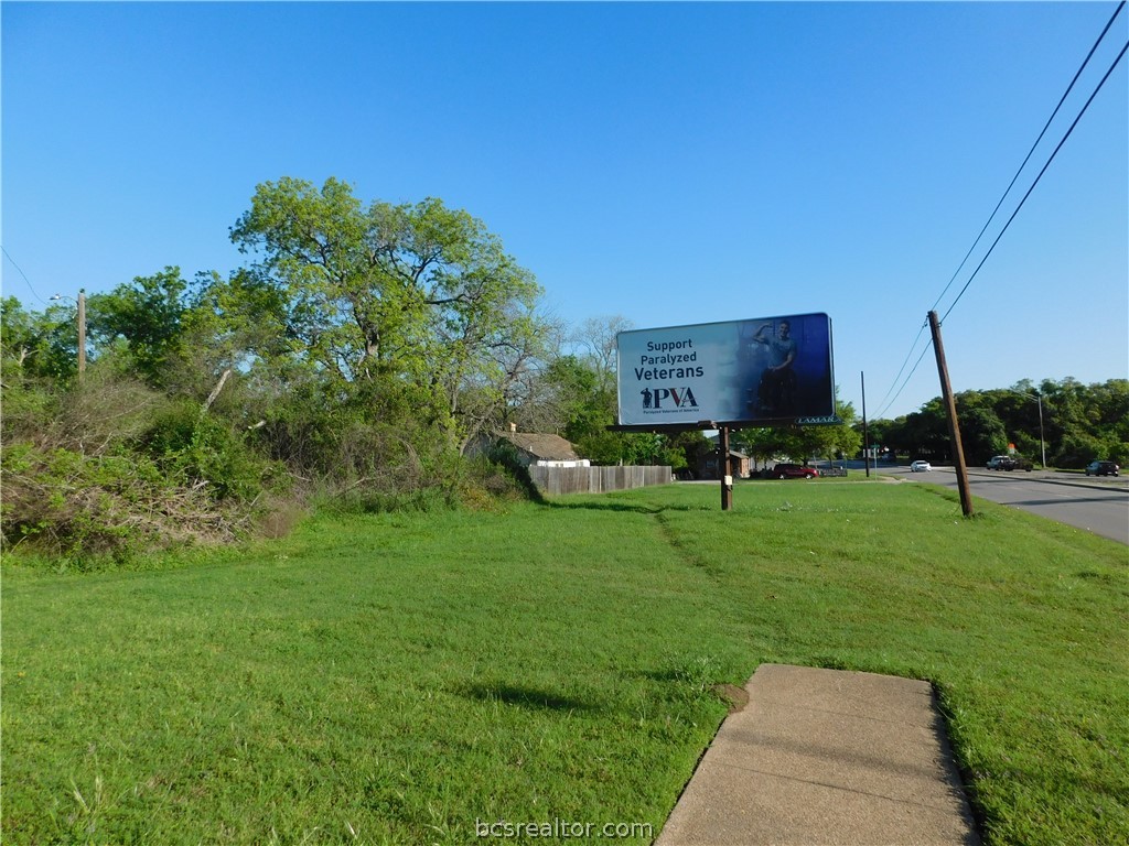 904 & 908 North Texas Property Photo 6