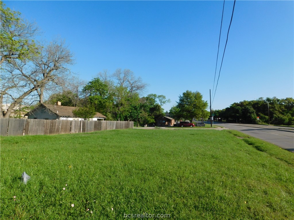 904 & 908 North Texas Property Photo 10