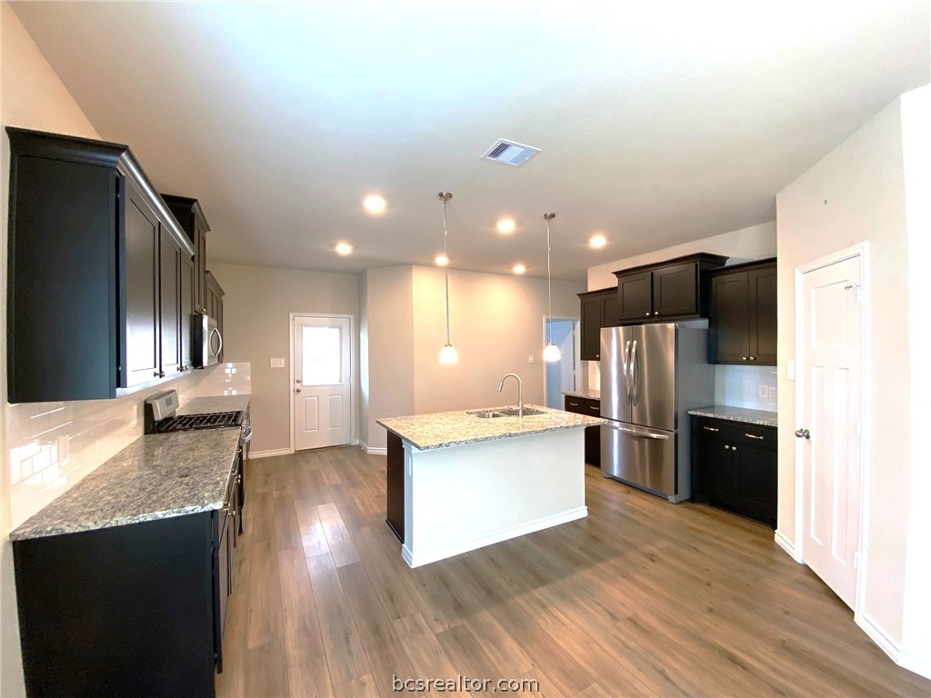 813 Mineral Wells Property Photo 3