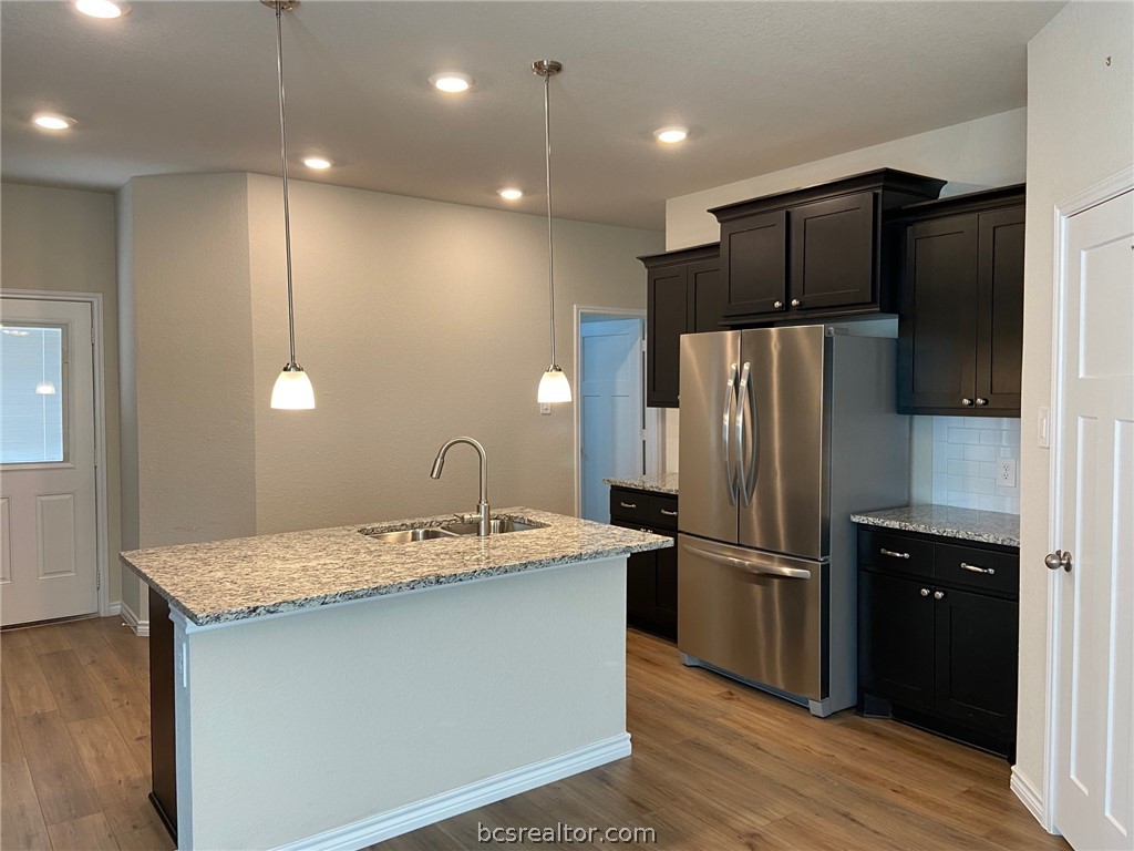 813 Mineral Wells Property Photo 4