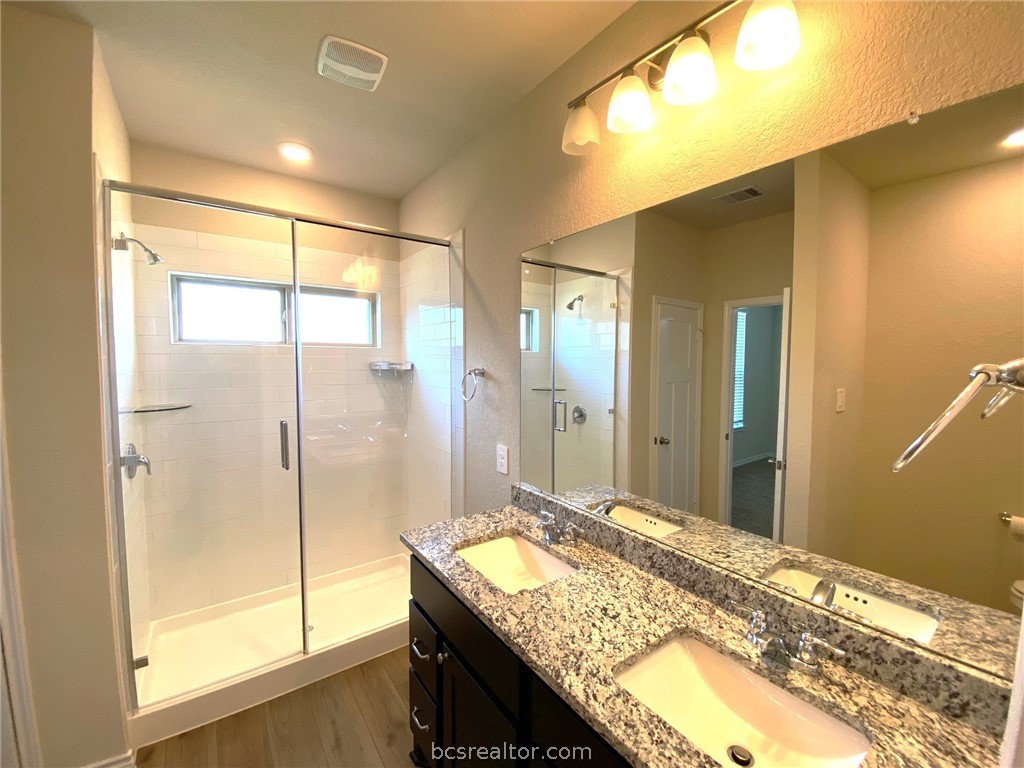 813 Mineral Wells Property Photo 9