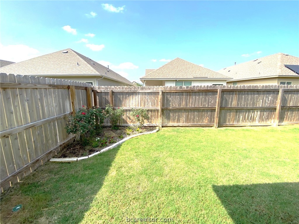813 Mineral Wells Property Photo 16