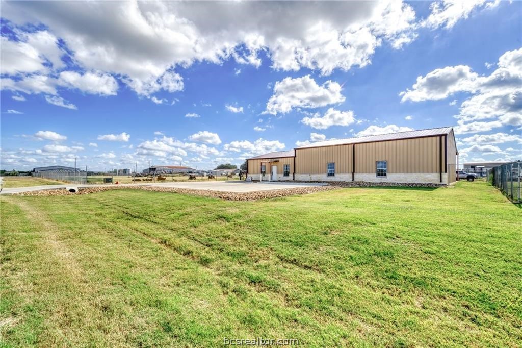 3813 Endeavor Property Photo 2