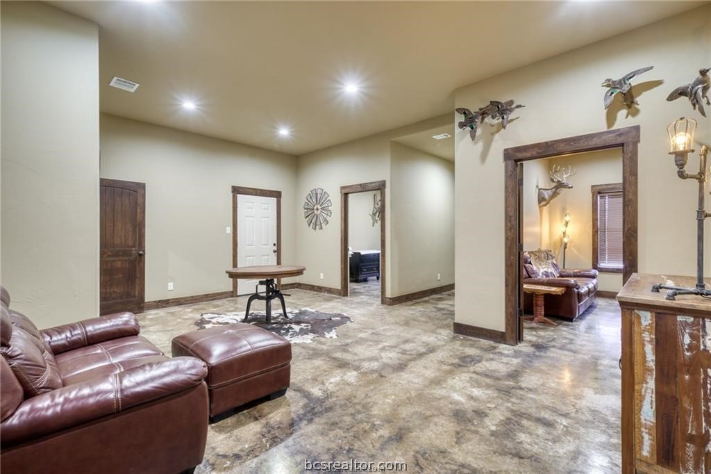 3813 Endeavor Property Photo 6