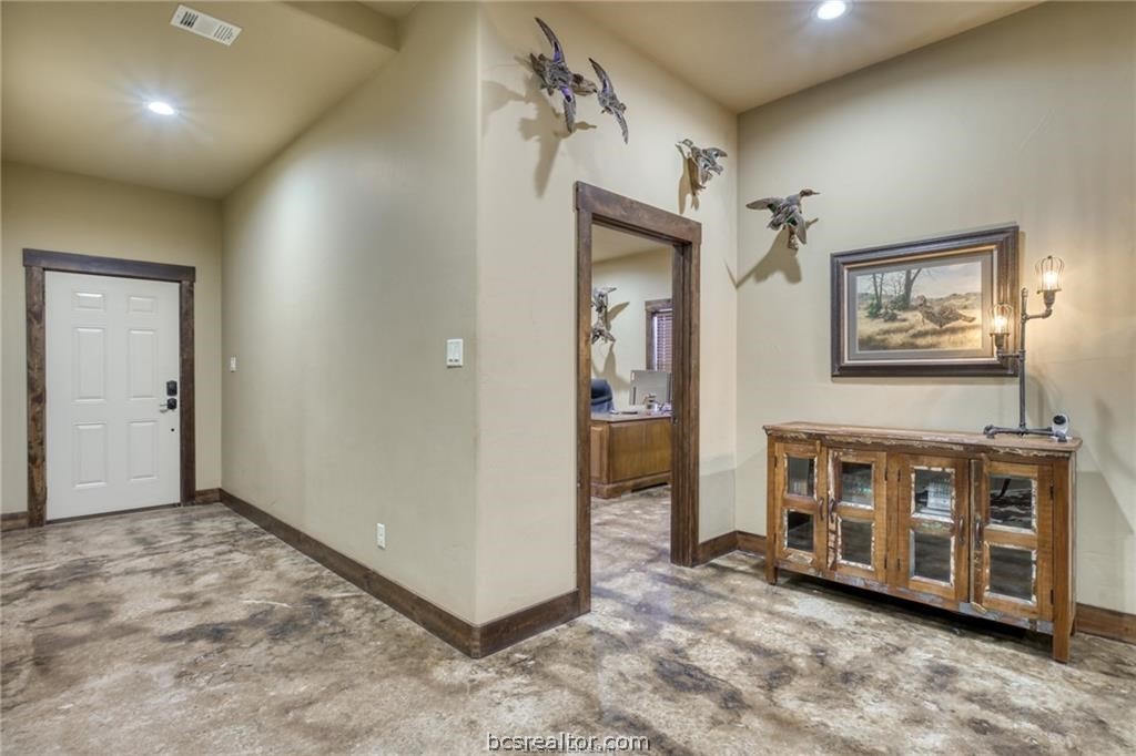 3813 Endeavor Property Photo 8