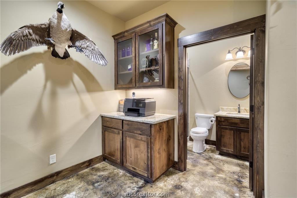 3813 Endeavor Property Photo 10